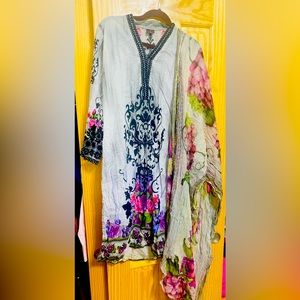 Sha posh pakistani outfit.